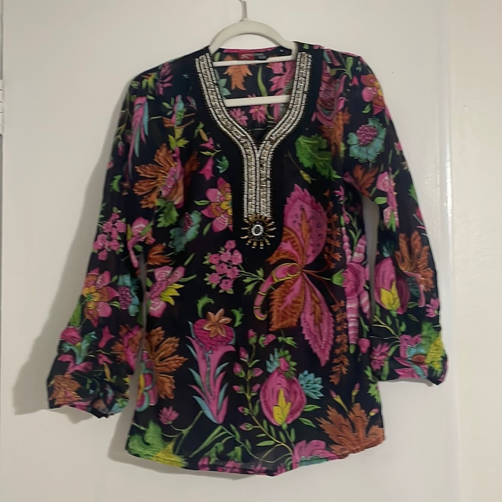 Floral patterned tunic top with beading detail